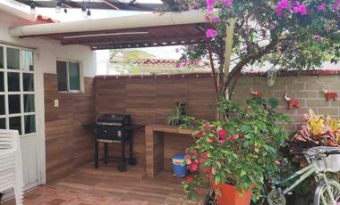 Casa en condominio con alberca, de 3 recamaras.