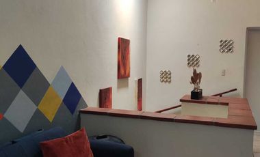 Casa en condominio con alberca, de 3 recamaras.