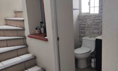 Casa en condominio con alberca, de 3 recamaras.