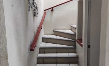 Casa en condominio con alberca, de 3 recamaras.