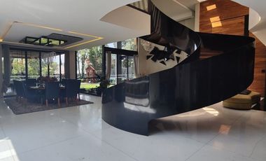 ESPECTACULAR CASA EN CERRADA A LA VENTA O RENTA EN BOSQUES DE LAS LOMAS (V)