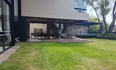 ESPECTACULAR CASA EN CERRADA A LA VENTA O RENTA EN BOSQUES DE LAS LOMAS (V)