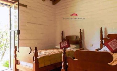 Renta casa en Malinalco, con alberca y gran jardín