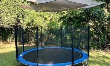 Renta casa en Malinalco, con alberca y gran jardín