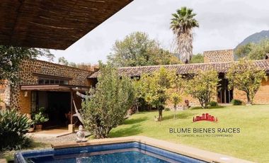 Renta casa en Malinalco, con alberca y gran jardín