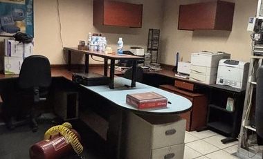 CASA PARA OFICINA EN VENTA COL. EL PARQUE, EN CALLE CERRADA FRENTE AL TOREO