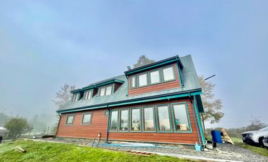 ARRIENDO AMPLIA Y LUMINOSA CASA EN CONDOMINIO