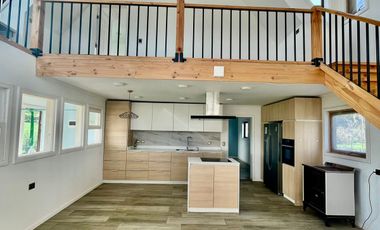 ARRIENDO AMPLIA Y LUMINOSA CASA EN CONDOMINIO