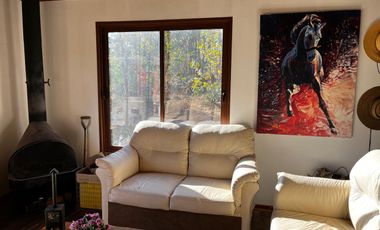 VENTA DE EXCLUSIVA CASA EN TERRENO DE 5000M2, PAREDONES