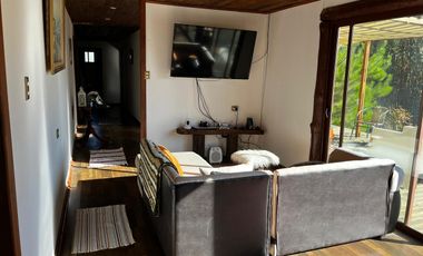 VENTA DE EXCLUSIVA CASA EN TERRENO DE 5000M2, PAREDONES