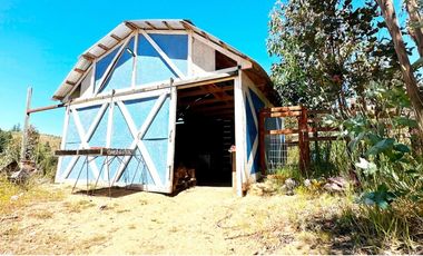 VENTA DE EXCLUSIVA CASA EN TERRENO DE 5000M2, PAREDONES