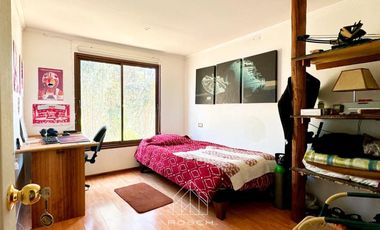 VENTA DE EXCLUSIVA CASA EN TERRENO DE 5000M2, PAREDONES