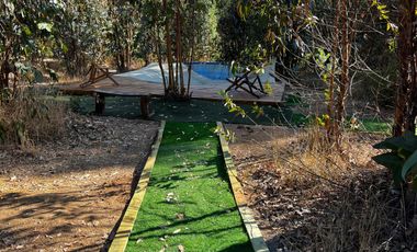 VENTA DE EXCLUSIVA CASA EN TERRENO DE 5000M2, PAREDONES