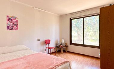 VENTA DE EXCLUSIVA CASA EN TERRENO DE 5000M2, PAREDONES