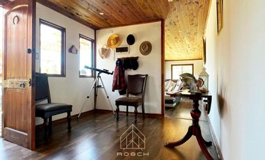 VENTA DE EXCLUSIVA CASA EN TERRENO DE 5000M2, PAREDONES
