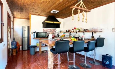 VENTA DE EXCLUSIVA CASA EN TERRENO DE 5000M2, PAREDONES