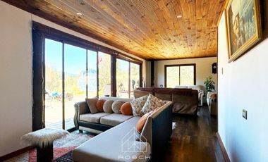 VENTA DE EXCLUSIVA CASA EN TERRENO DE 5000M2, PAREDONES