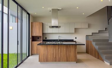 CASA EN VENTA EN  FRACCIONAMIENTO ATMOSFERA HABITAT Y EQUILIBRIO