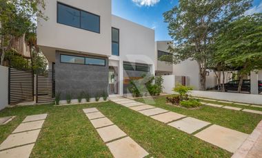 Casa en  Venta en Residencial Lagos del Sol