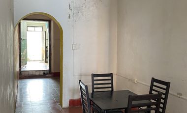 Casa colonial dividida en 3 departamentos