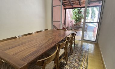 CASA REMODELADA EN VENTA - CENTRO DE MÉRIDA.