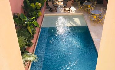 CASA REMODELADA EN VENTA - CENTRO DE MÉRIDA.