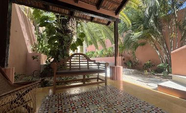 CASA REMODELADA EN VENTA - CENTRO DE MÉRIDA.