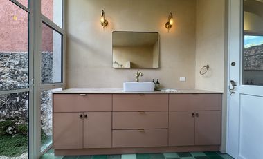 CASA REMODELADA EN VENTA - CENTRO DE MÉRIDA.