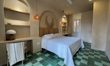 CASA REMODELADA EN VENTA - CENTRO DE MÉRIDA.