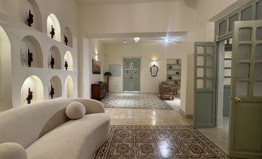 CASA REMODELADA EN VENTA - CENTRO DE MÉRIDA.