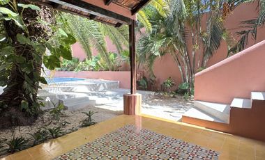 CASA REMODELADA EN VENTA - CENTRO DE MÉRIDA.