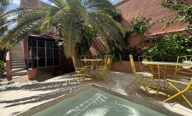 CASA REMODELADA EN VENTA - CENTRO DE MÉRIDA.