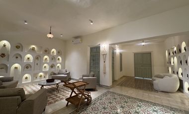 CASA REMODELADA EN VENTA - CENTRO DE MÉRIDA.