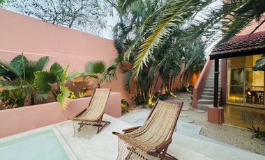 CASA REMODELADA EN VENTA - CENTRO DE MÉRIDA.