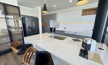 HERMOSA CASA POR ESTRENAR TUMBACO