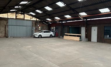Galpón/ 900m2/ 6 Oficinas/ Bodegas Metro Santa Isabel