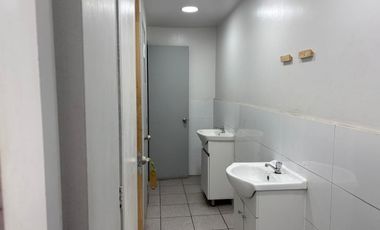 Galpón/ 900m2/ 6 Oficinas/ Bodegas Metro Santa Isabel