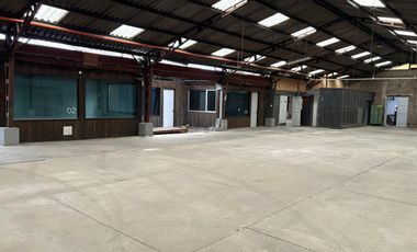 Galpón/ 900m2/ 6 Oficinas/ Bodegas Metro Santa Isabel