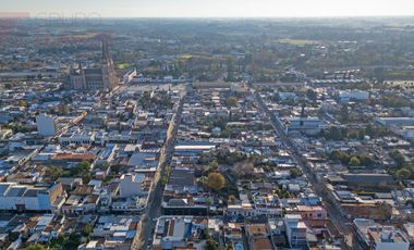 Local en Venta, en Lujan Centro ideal para inversión y desarrollo