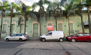 Local en Venta, en Lujan Centro ideal para inversión y desarrollo