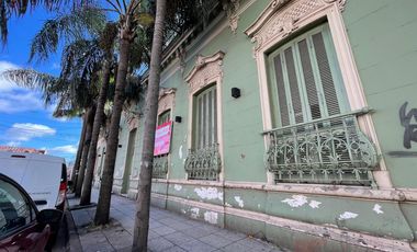 Local en Venta, en Lujan Centro ideal para inversión y desarrollo