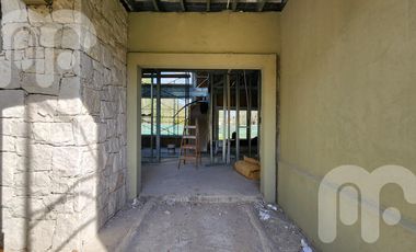 VENTA CASA DE 4 DORMITORIOS EN MIRALAGOS