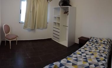 Casa en Alquiler Anual en La Alameda – 5 Amb – Amoblada – Canning