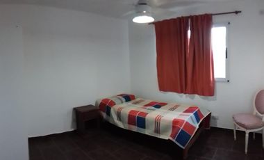 Casa en Alquiler Anual en La Alameda – 5 Amb – Amoblada – Canning