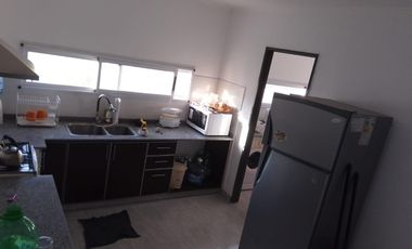Casa en Alquiler Anual en La Alameda – 5 Amb – Amoblada – Canning