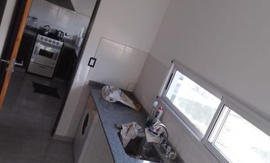 Casa en Alquiler Anual en La Alameda – 5 Amb – Amoblada – Canning