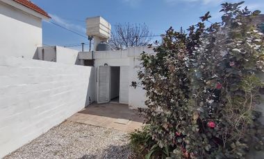 ALQUILER DE CASA 2D AARON CASTELLANOS 2545  B MATIENZO  CORDOBA