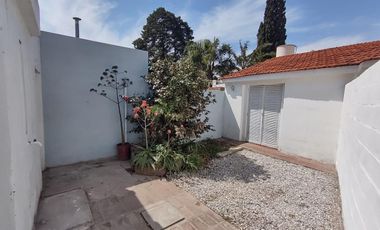 ALQUILER DE CASA 2D AARON CASTELLANOS 2545  B MATIENZO  CORDOBA