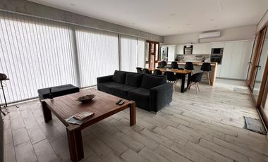 VENTA, CASA, COSTA ESMERALDA, BARRIO GOLF, LOTE AL 200, 5 AMBIENTES