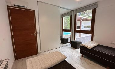 VENTA, CASA, COSTA ESMERALDA, BARRIO GOLF, LOTE AL 200, 5 AMBIENTES